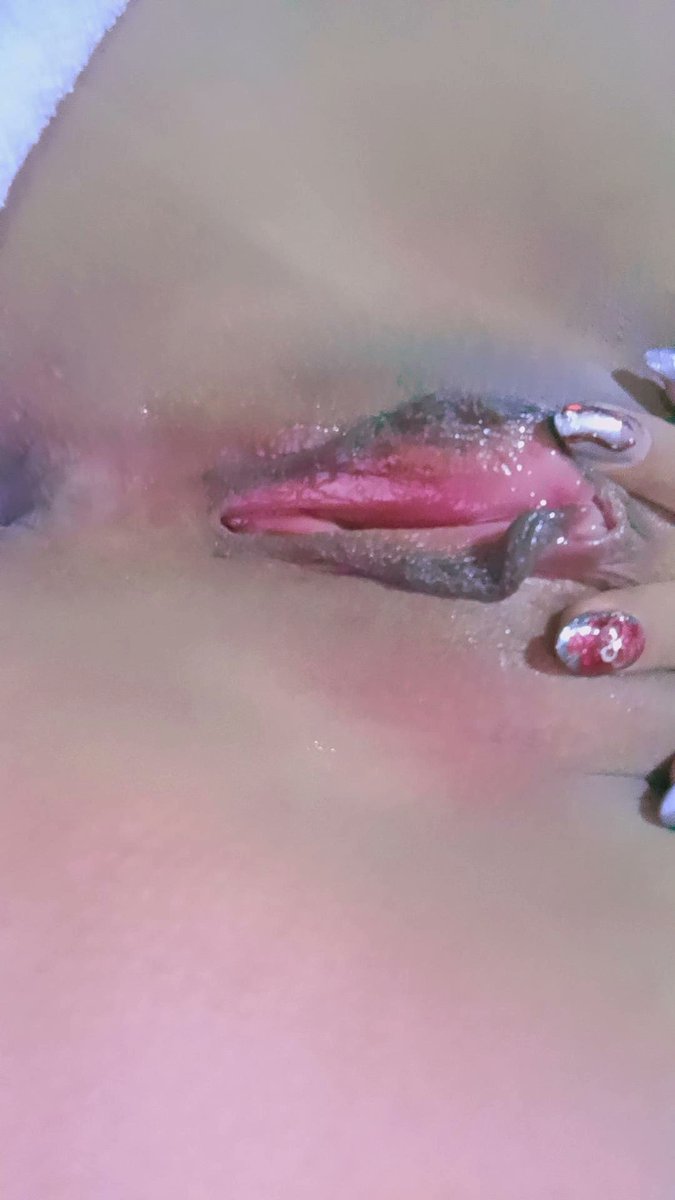 Papi estoy cachonda y me pondría muy mojadita que me chupes mi panochita y mi clítoris bien rico, que rico sentir tu lengua dentro me hace gemir bien rico como toda una putita 🥵🥵🥵🥵💦💦💦💦