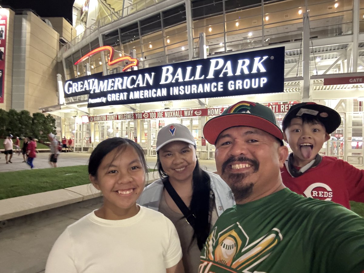 AlohaCard's tweet photo. Thank you again @VetTix  Veteran Tickets Foundation https://t.co/UTolrrbqgP my family really enjoyed the experience at #GreatAmericanBallPark @Reds https://t.co/MGQp38eqMj
