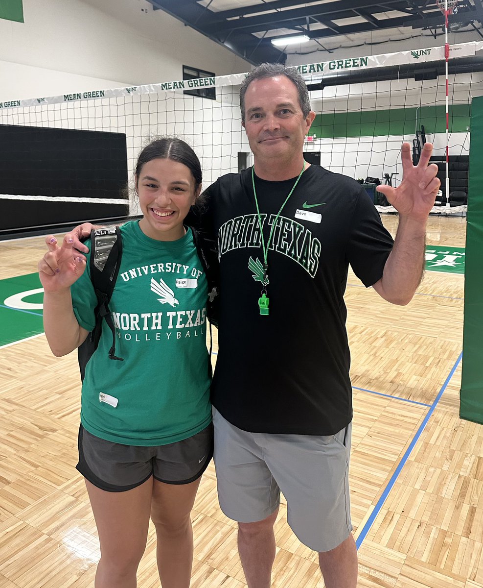 Paigef2027's tweet photo. Had an amazing time at the UNT camp today! So grateful for the opportunity to work with @MeanGreenVB and be coached by the amazing staff and athletes! Thank you for all the advice and help with being a better teammate and improving my skills! Go Mean Green!🦅💚🏐 https://t.co/1ciTlIrHEB