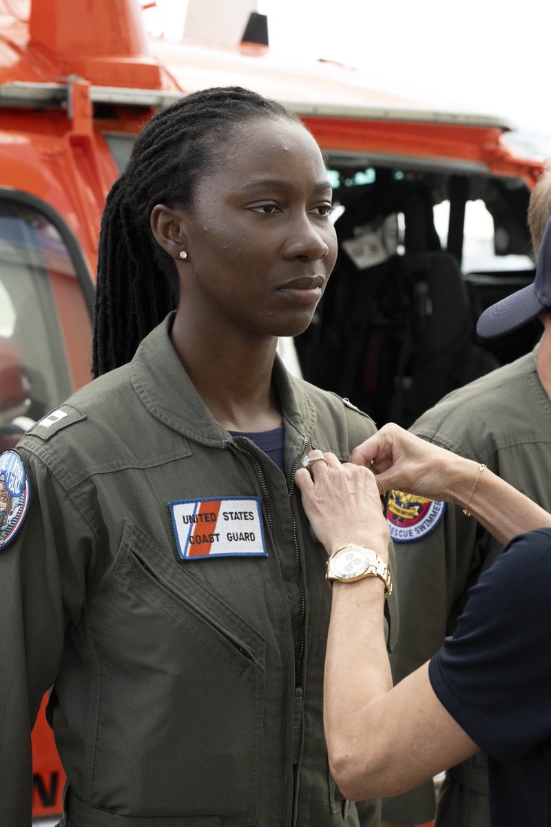 USCGHeartland's tweet image. Today, @DHSgov Secretary @KristiNoem recognized the air crew of the MH-65 rescue helicopter 6553 for their heroic actions in Kerrville, Texas on July 4.
#AmericasFirstResponder #ValuetoNation