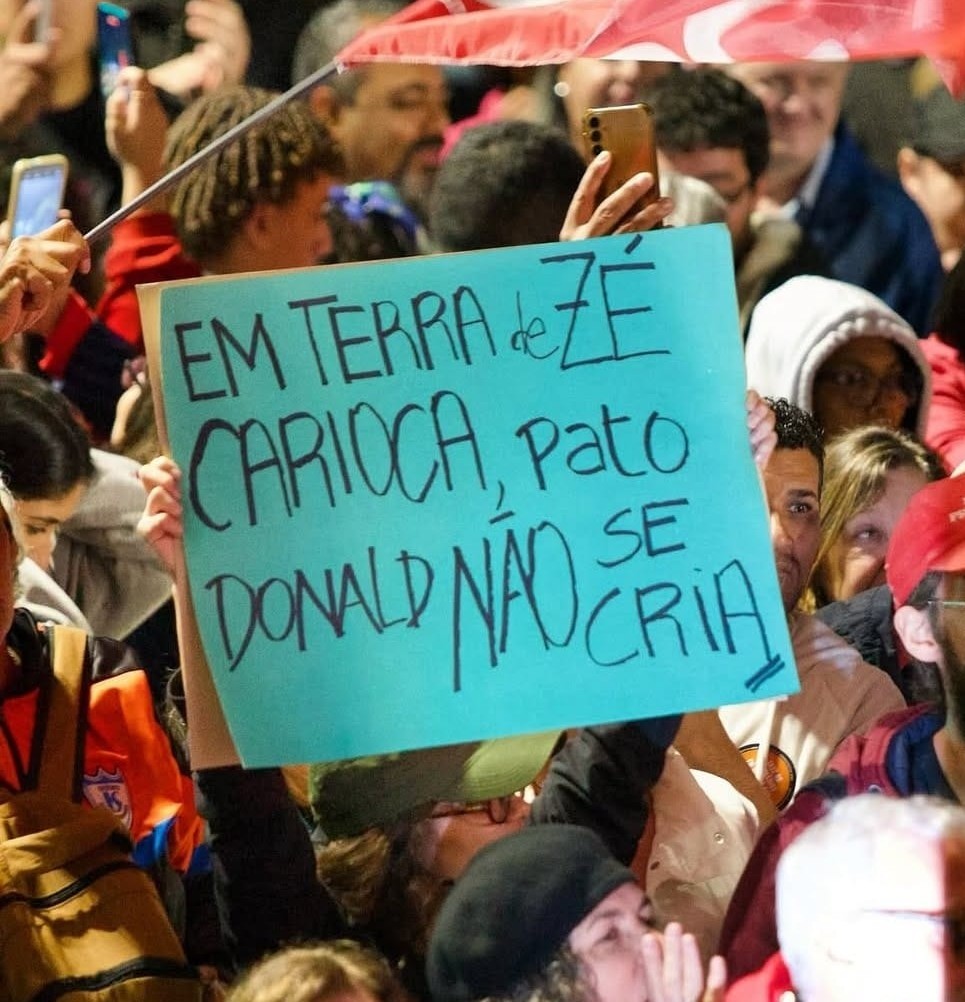 Precisa 
desenhar, Trump??
O Pateta traíra já fugiu para os EUA.