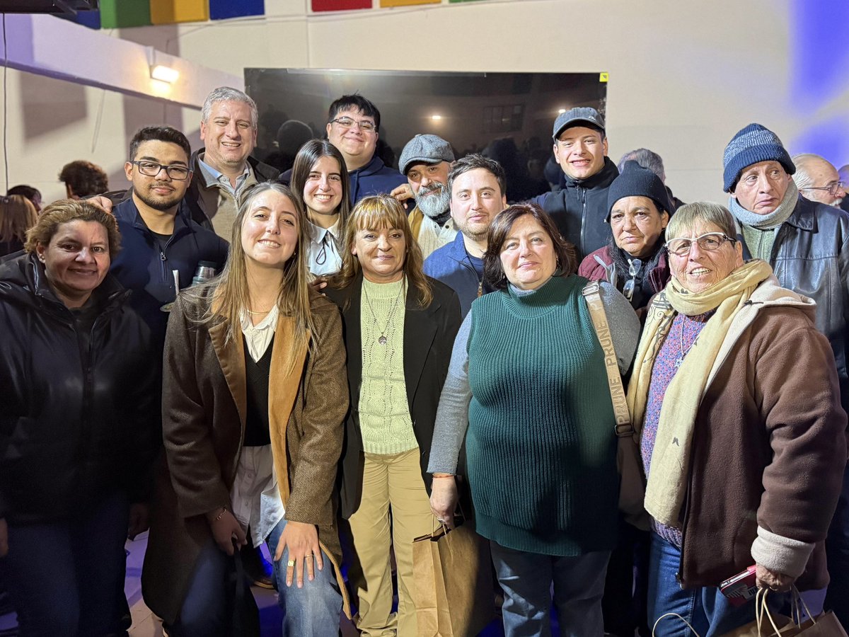 Hoy asumieron los compañeros Concejales Municipales de los Municipios D y A, y los acompañamos en este día tan importante, que marca el inicio de 5 años de trabajo y compromiso.

Bryan, Germán, Michel, Susana, Adrián, Johana, Giancarlo, Pablo y Laura confiamos en ustedes! ⚪️🔵