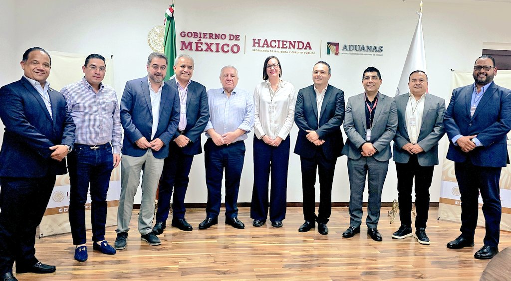 Carlos Candelaria (@candelaria___) on Twitter photo Reunión estrategia para consolidar la competitividad del Plan México en el estado de #Colima, con la coordinación de la <a href="/SE_mx/">Economía México</a>
El puerto de Manzanillo avanza con <a href="/CoparmexColima/">Coparmex Colima</a>, CANACINTRA Colima; Asociación de Agentes Aduanales del Puerto Manzanillo; Terminal Marítima y Reunión estrategia para consolidar la competitividad del Plan México en el estado de #Colima, con la coordinación de la <a href="/SE_mx/">Economía México</a>
El puerto de Manzanillo avanza con <a href="/CoparmexColima/">Coparmex Colima</a>, CANACINTRA Colima; Asociación de Agentes Aduanales del Puerto Manzanillo; Terminal Marítima y