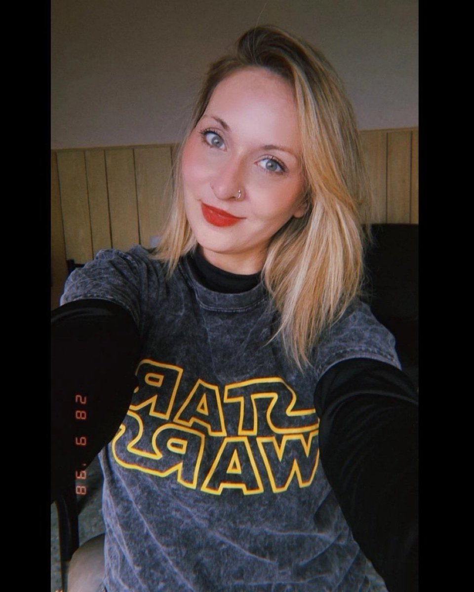 MacAkaShorty's tweet image. Shoutout to @Gabby_Heafy – the ultimate gamer, horror enthusiast, and metal queen! 💀🦇 Loving your Star Wars vibes and fitness inspiration. Keep rocking those A7X and Megadeth tunes! 🤘❤️🫶🏼🥰