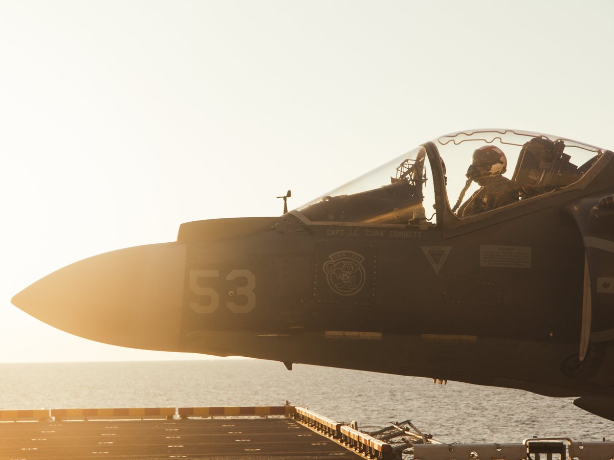 22nd_MEU's tweet image. Harrier Alternative Landings
@USMC with #22dMEUSOC conducts alternative landings during #COMPTUEX. #COMPTUEX refines tactics, techniques, and procedures to execute warfighting functions that enhance operational readiness and lethality as a unified team.
📸 Sgt. Tanner Bernat