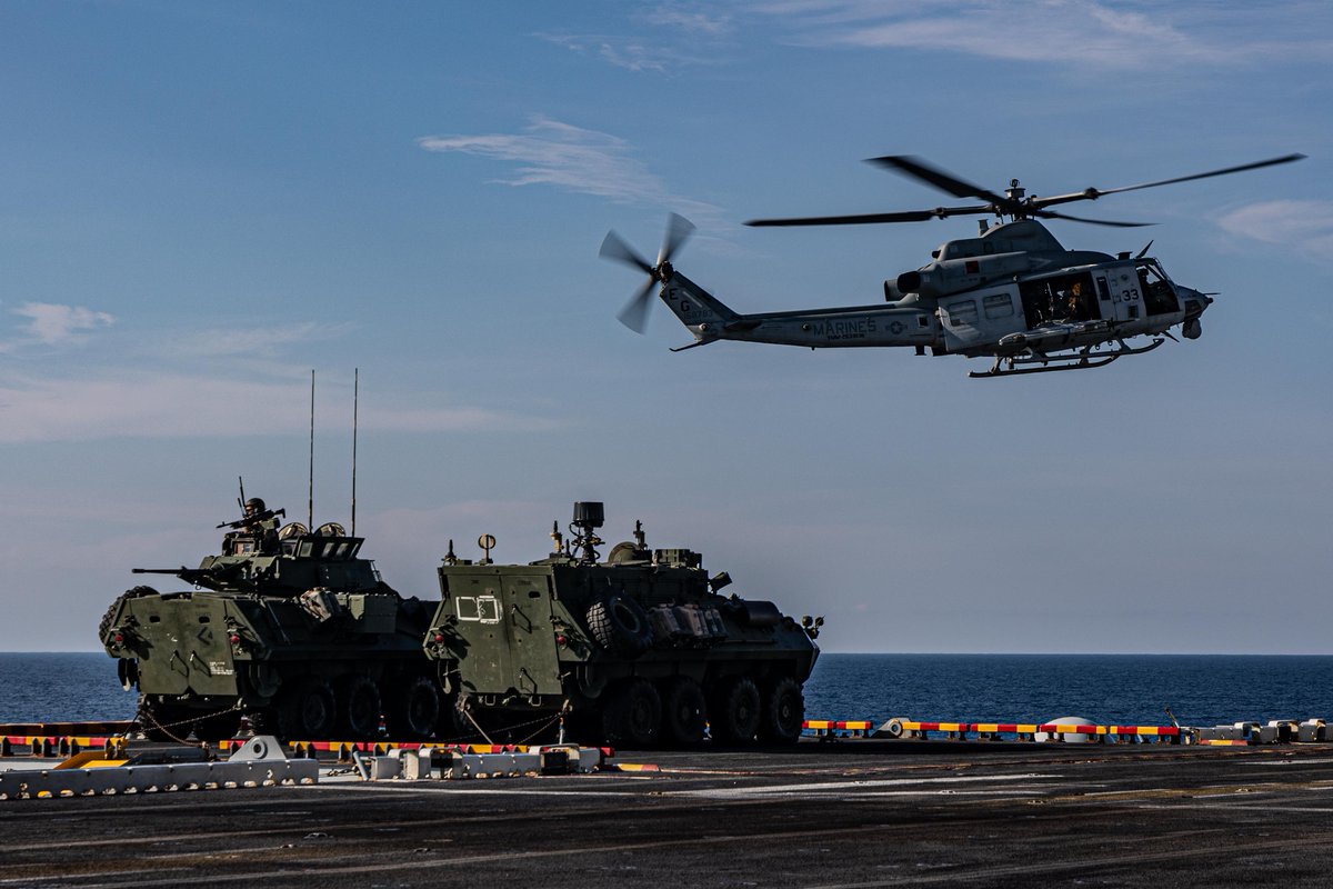 22nd_MEU's tweet image. Defending the ARG
@USMC BLT, #22dMEUSOC provide defense to the amphibious task force during COMPTUEX. COMPTUEX refine tactics, techniques, and procedures to execute warfighting functions that enhance operational readiness and lethality as a unified team.
📸 Cpl. Emily Hazelbaker