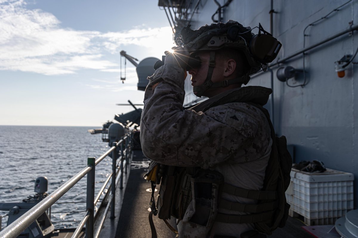 22nd_MEU's tweet image. Defending the ARG
@USMC BLT, #22dMEUSOC provide defense to the amphibious task force during COMPTUEX. COMPTUEX refine tactics, techniques, and procedures to execute warfighting functions that enhance operational readiness and lethality as a unified team.
📸 Cpl. Emily Hazelbaker