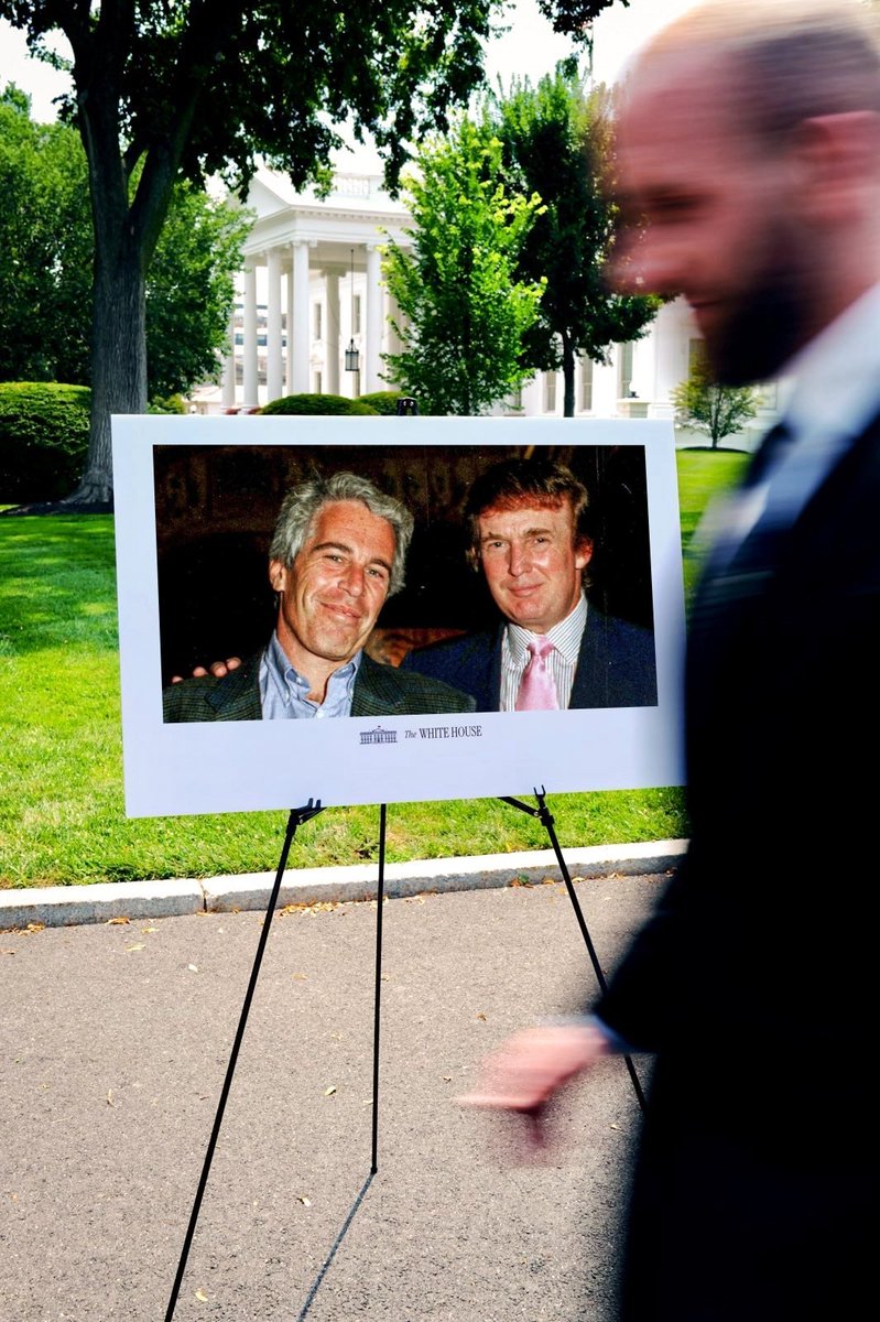 SillyGirlPsyops's tweet image. OMG, did the White House really post this?