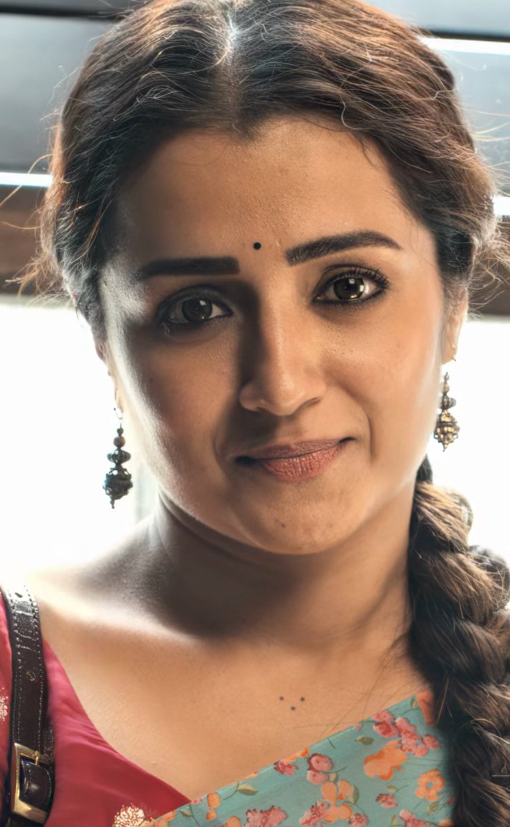 Grace, strength, and a gaze that speaks a thousand emotions 🌸
Simply stunning in every frame. #Trisha

Good Morning