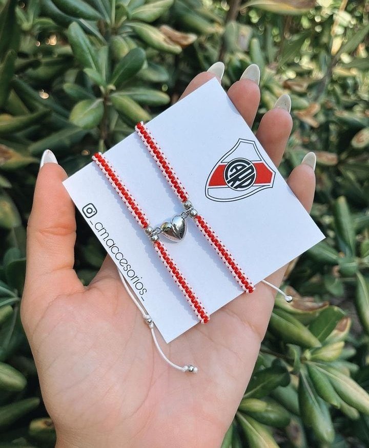 juliscarp_'s tweet image. La vida me pide mucho y yo sólo quiero compartir estas pulseras con alguien que me quiera: