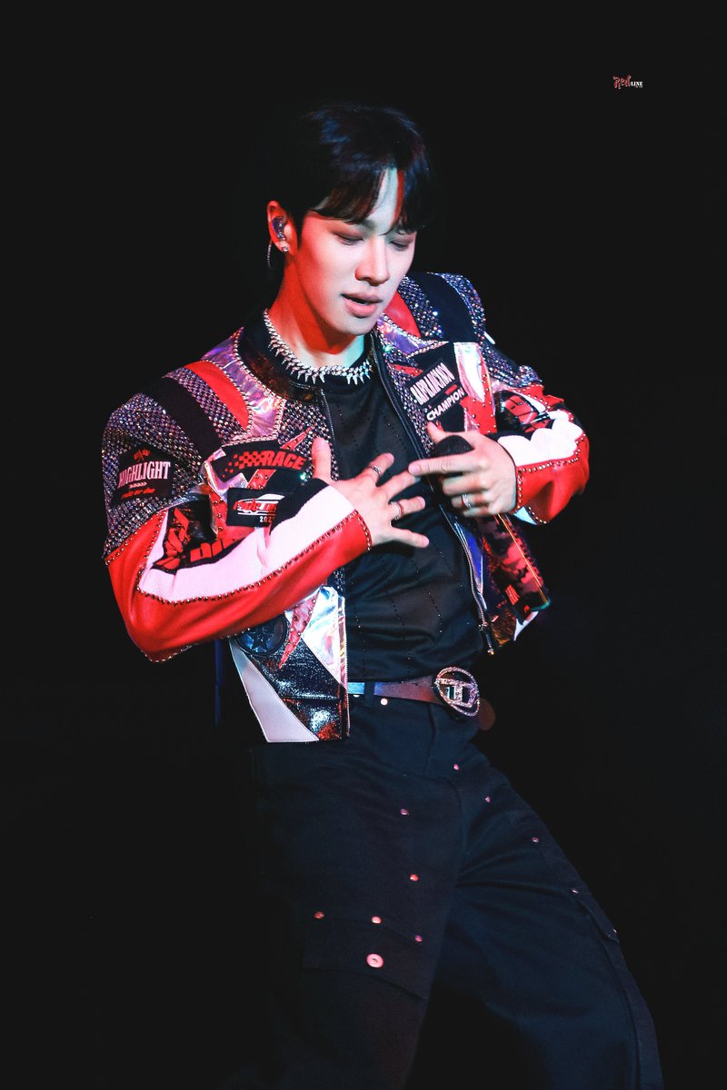 REDLINE_0330's tweet photo. 250711 🏁♦️♥️

#기광 #이기광 #하이라이트
#LEEGIKWANG #HIGHLIGHT https://t.co/foAJLkqwyX