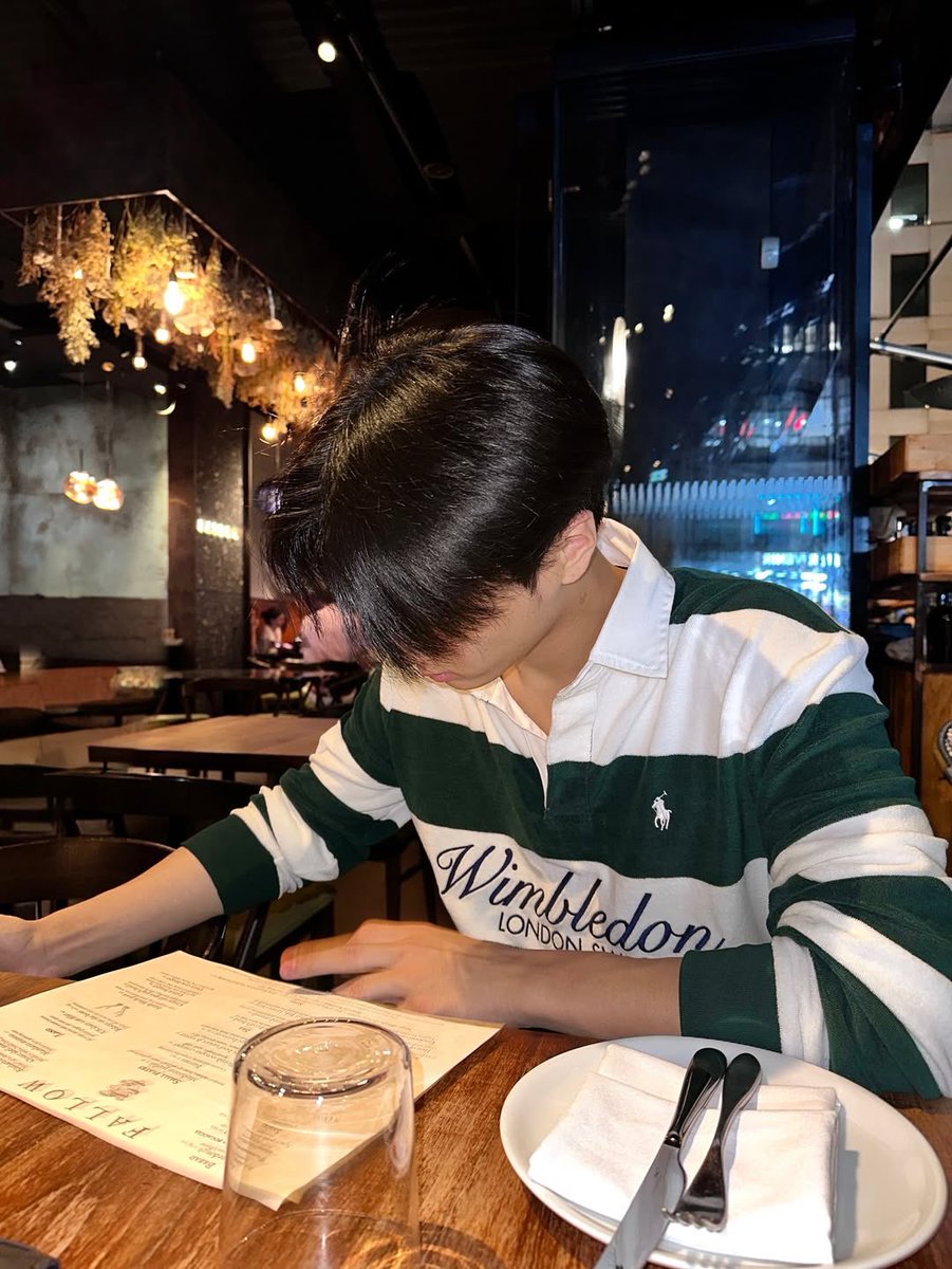 enhypenupdates's tweet image. [INSTAGRAM] 250712

&quot;Where am I? See u soon 💚
#PoloRalphLauren #JAY&quot;

🔗: instagram.com/p/DL_WlwFhp9V/…

(1/2)

@ENHYPEN_members @ENHYPEN #ENHYPEN #엔하이픈