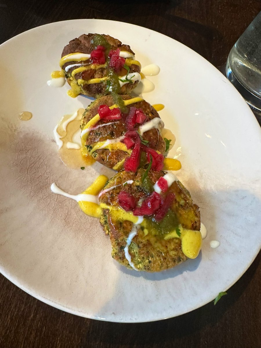 Friday night out at an Indian restaurant in Little India, NYC. 

The food was ok but oh man is it expensive! $100 for 2 appetizers &amp; 2 entrees &amp; 2 naan breads. 🤷‍♀️💵

#twittersupperclub #Indianfood