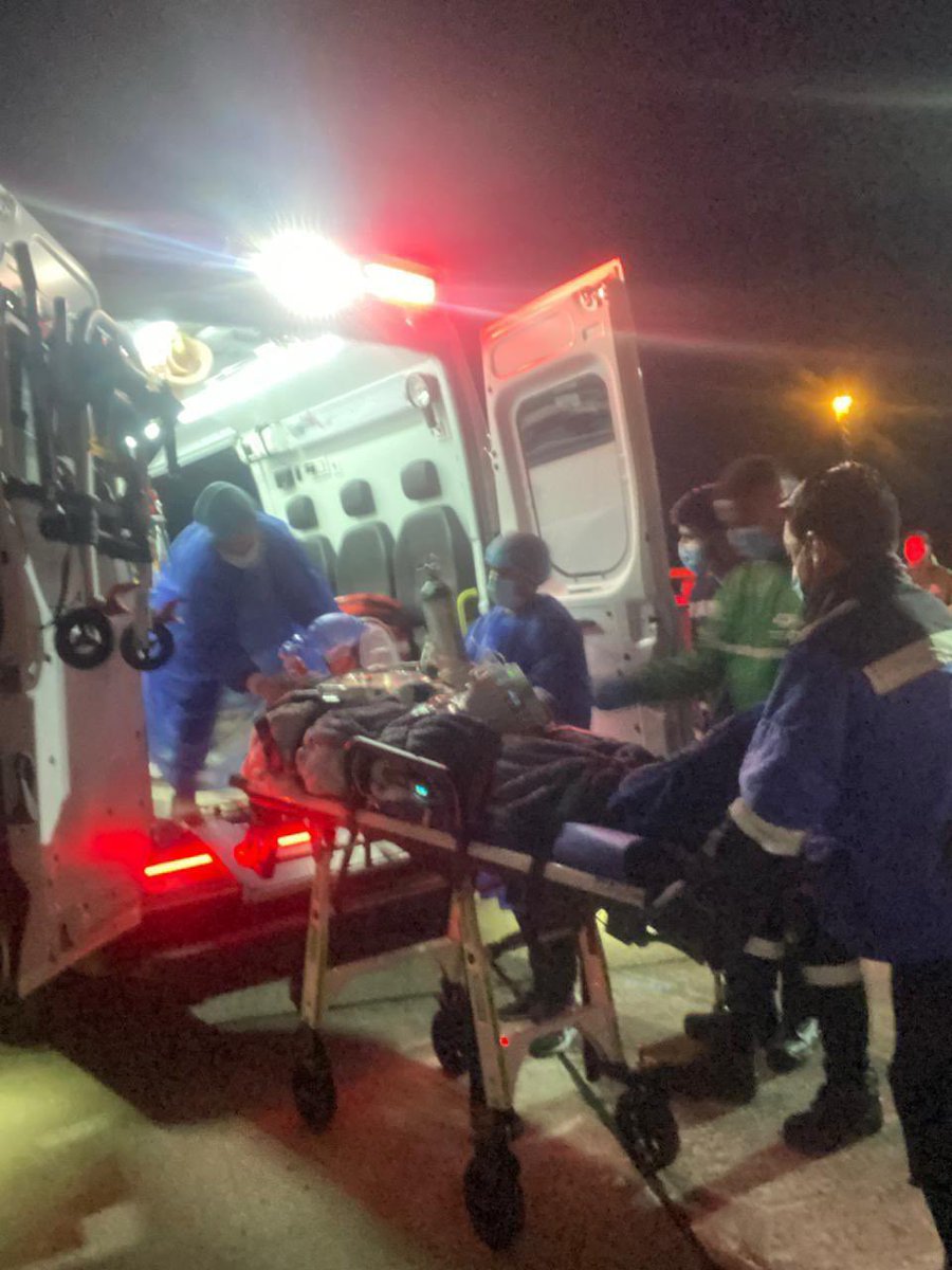 El Ala de Transportes Nro. 11, a través de su equipo de vuelo King Air, realizó dos misiones de transporte sanitario aéreo desde las Islas Galápagos hacia la ciudad de Guayaquil, brindando atención oportuna a pacientes que requerían atención médica especializada.

La primera