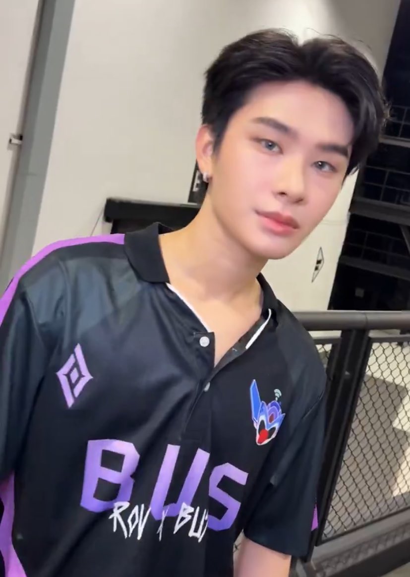 kh1ovele's tweet photo. เอาดี ลุคนี้โคตร Sh1roX 😙 https://t.co/TVhPbVJxrD