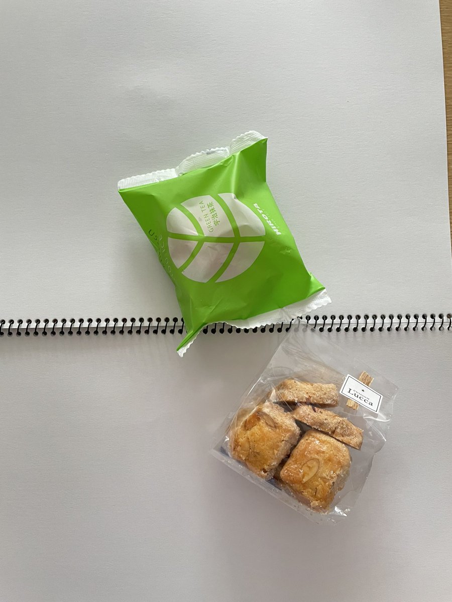 If8Rywjdt's tweet image. #melc2025 

ゆいの抹茶シューアイスと先生のクッキー♡幸せ

ぜーんぶたべちゃおー