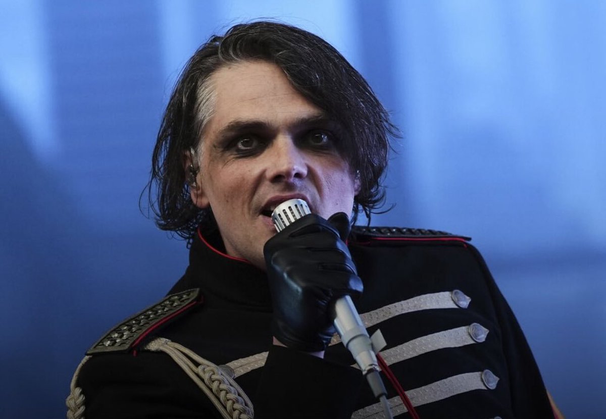 getupcow4rd's tweet image. the black parade is back