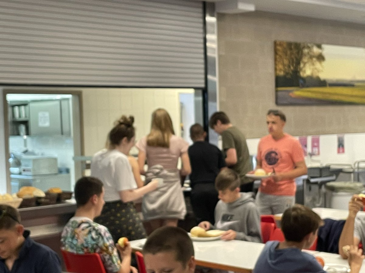 It’s all so quiet…

Some tired students this morning.

⏰ ✅
Breakfast ✅
On the coach ✅

On to the Somme ✅