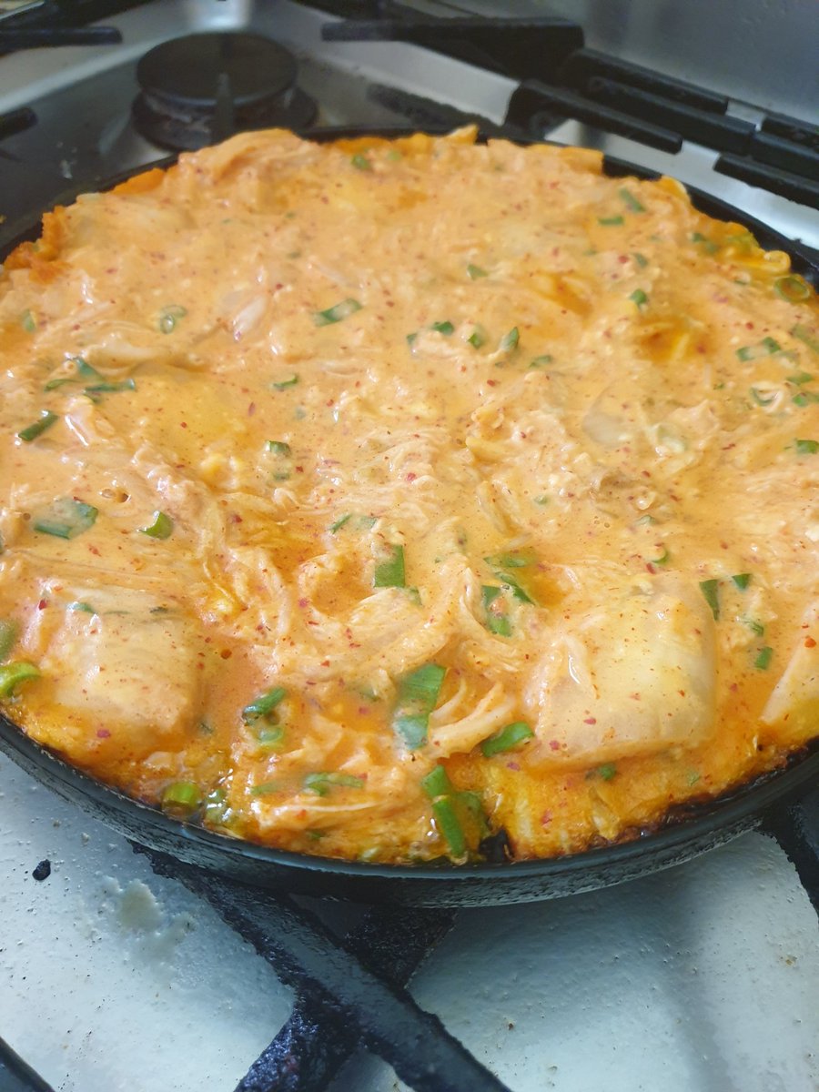 redleafelf's tweet image. What if he flings it, then he flings it.
@BTS_twt