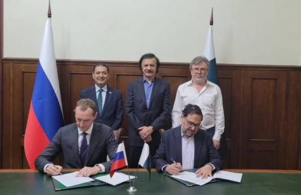 AbbTakk's tweet photo. Pakistan and Russia have signed a protocol for the revival and modernization of the Pakistan Steel Mills located in Karachi.
#PakRussia #Pakistan #Russia #Karachi #PakistanSteelmills #Abbtakk 
Read Complete Article : https://t.co/LTKoLkl7Bo https://t.co/sVFbavipyE