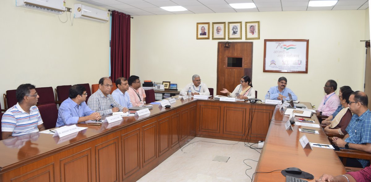 csir_iicb's tweet image. Dr. M. P. Darokar, Chief Scientist & Dr. S. R. Kulkarni, Senior Principal Scientist, CSIR-Innovation Complex, Mumbai visited CSIR-IICB, Kolkata on 08.07.2025 to have interactive session on existing technology assets of CSIR-IICB.