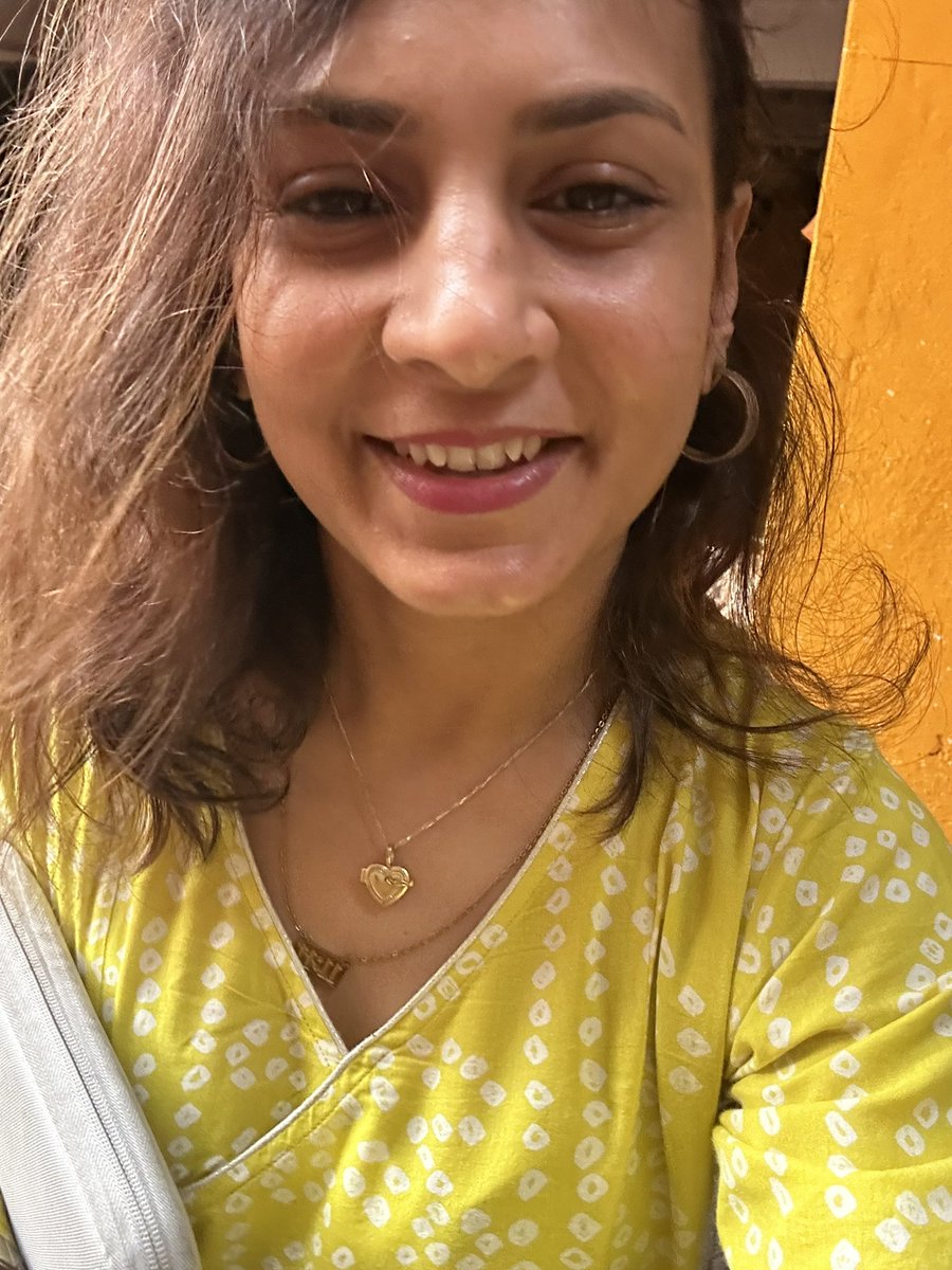 shahneha04's tweet photo. Rise and shine! Dressed up and showed up early for a meeting that’s scheduled for Monday 🤦🏻‍♀️🤦🏻‍♀️ #chroniclesofneha https://t.co/C2YQIY8CLb