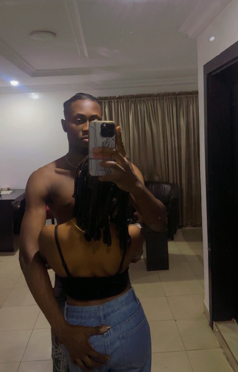 Mirror selfie thread? 😍