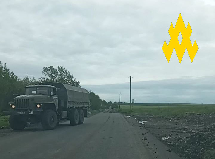 atesh_eng's tweet image. ❗️ATESH exposed a RU ammo depot in Urzuf (Mangush area, Donetsk front). Agent tracked KAMAZ convoys and located the site: 46.9025492, 37.0466438. Intel sent to 🇺🇦 Defense Forces.
#Donetsk #Uruzf #logistics #ammo #RussianUkrainianWar