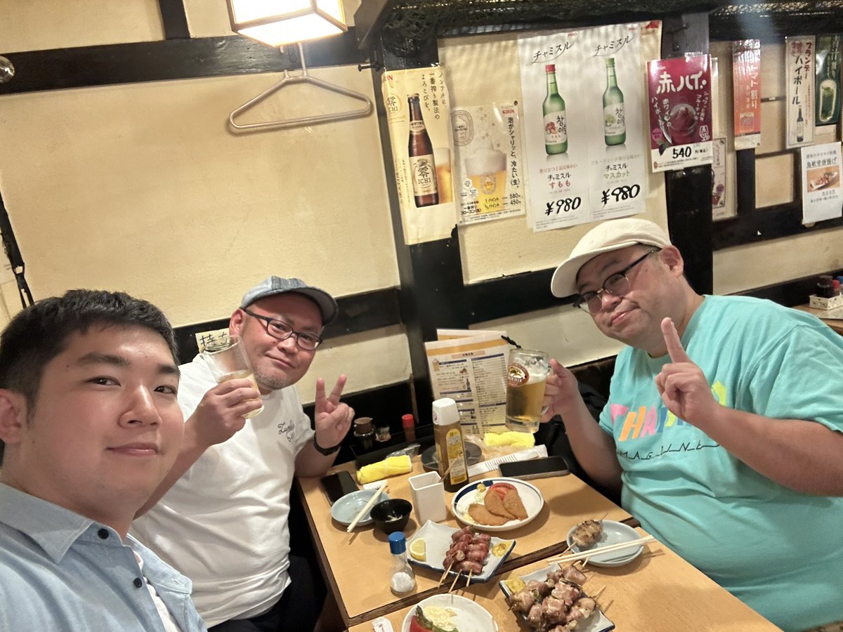 ライブ前の一次会〜！
焼鳥美味い😋