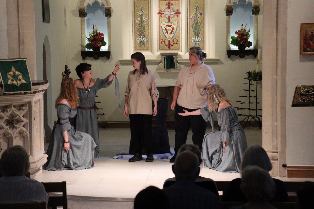 UnboundTheatre's tweet image. Our thanks to the wonderful Holy Trinity, Prestwood for a great show last night. Next stop for the 'Macbeth' team: Ascott Estate!
Join us TODAY (12 July) at 2pm. Tickets available on the door or book ahead via ascottestate.co.uk/events/event/u…
#TellGreatStories #BucksShakespeareFest