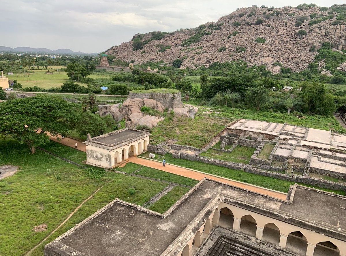 🚨The Gingee Fort in Villupuram is now a UNESCO World Heritage Site. With this Tamil Nadu now boasts of 4 such UNESCO Sites. The fort is the only one of the 12 Maratha Millitary Landscapes outside of Maharashtra... #Gingee #TNTourism 🏰