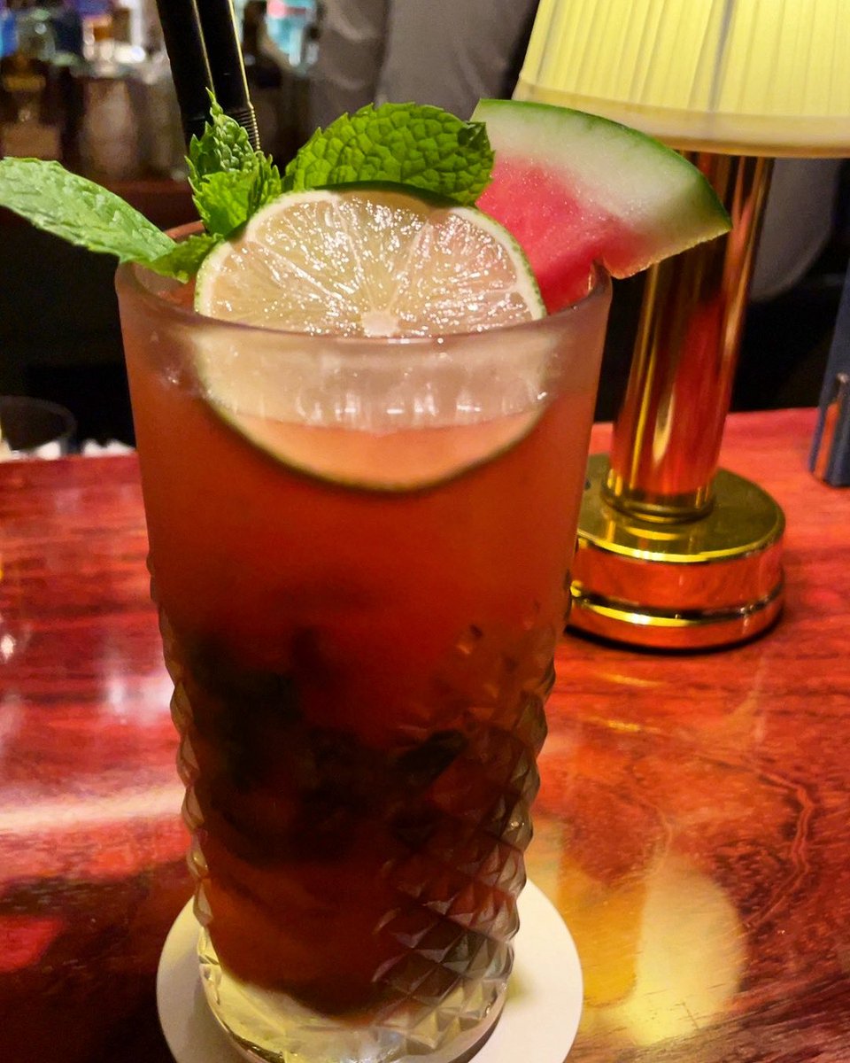 Tyrrell_YoneSan's tweet image. 7月7日に周年を迎えたDECEさんへ。

スイカ🍉モヒート…美味しゅうございました😋

#増田輝仁
#bardece
#ハーディーズ
#赤坂bar
#twlc
#モヒート
#スイカ
#すいか
#西瓜
#スイカモヒート
#ミント