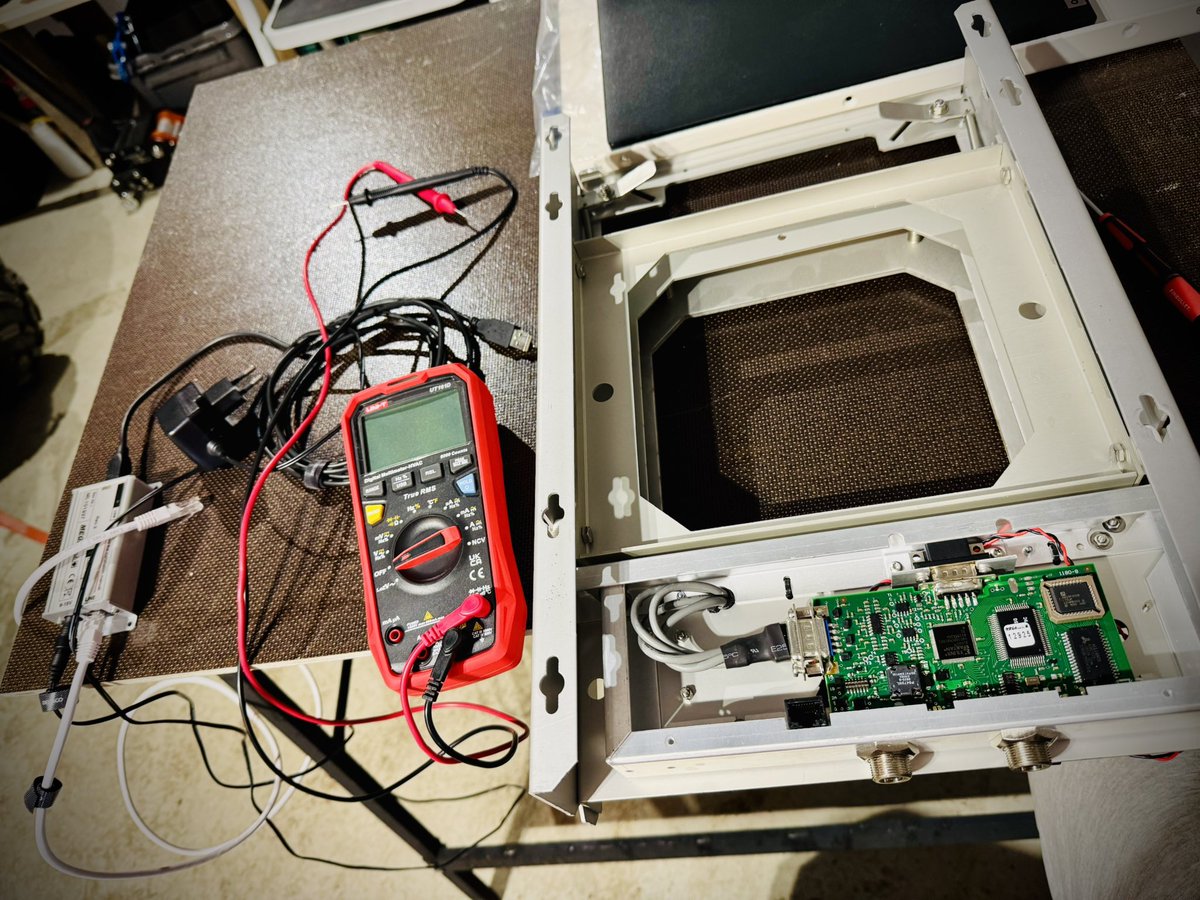 Ei tuu penistä kalua sanoi eläinlääkäri… 🤷🏻‍♂️
Jostain syystä porsinut useampikin kyseisen valmistajan taulu pienen ajan sisällä 🤔