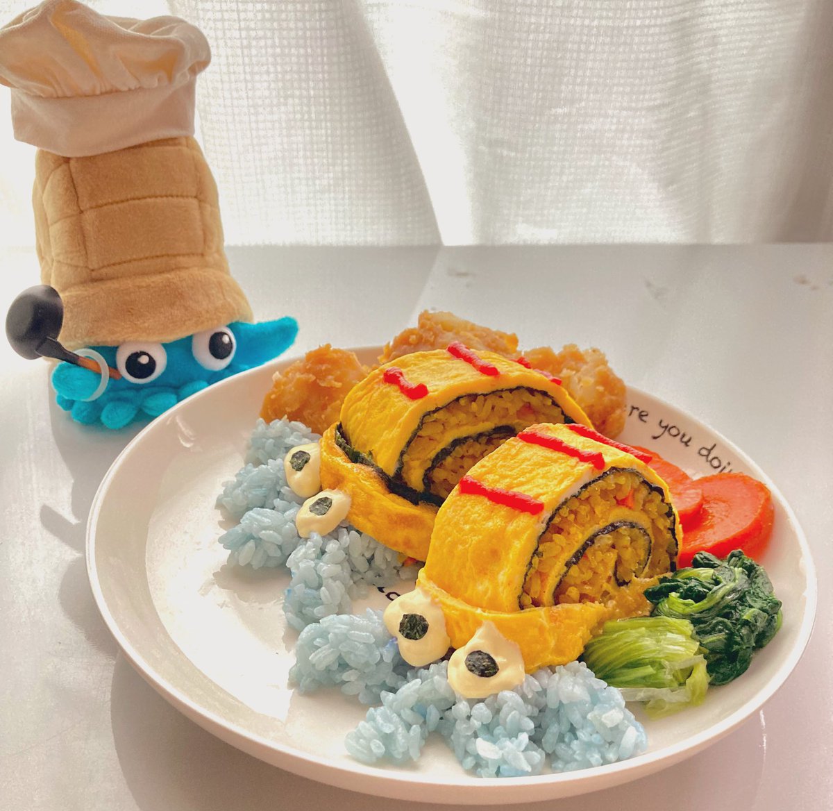 オムナイトが作ったオムライス、オムナイス🍳🐚🦑
のり巻き卵のうずまきと、かせきをイメージした粉吹き芋がポイント！
とオム料理長が申しております