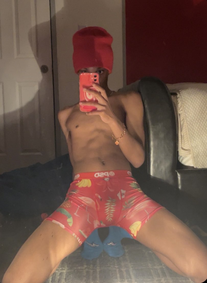 woodsjason366's tweet photo. #pose #cute �� https://t.co/SEeNZ8MpH6