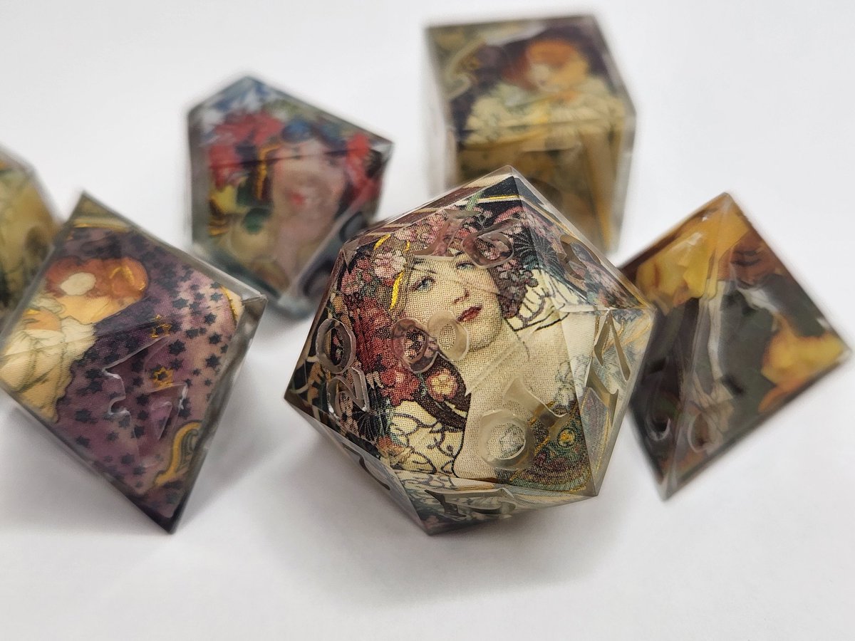 Sinnamon_Dice's tweet photo. Renaissance Theatre Dice Set
#dnd #ttrpg #handmadedice #dice #dungeonsanddragons https://t.co/ayNaDCtcmf