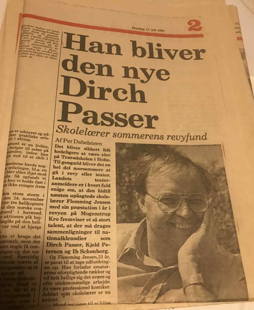 Niels Brinch (@nielsbrinch) on Twitter photo Den dag jeg blev født var vintage-standupper Flemming Jensen (<a href="/andriafj/">Flemming Jensen</a>) lige blevet opdaget og udråbt til "den nye Dirch Passer".
Det skete ikke, men til gengæld blev han en fantastisk Flemming Jensen.
Min far har også avisen fra den dag han blev født, hvilket var i marts Den dag jeg blev født var vintage-standupper Flemming Jensen (<a href="/andriafj/">Flemming Jensen</a>) lige blevet opdaget og udråbt til "den nye Dirch Passer".
Det skete ikke, men til gengæld blev han en fantastisk Flemming Jensen.
Min far har også avisen fra den dag han blev født, hvilket var i marts