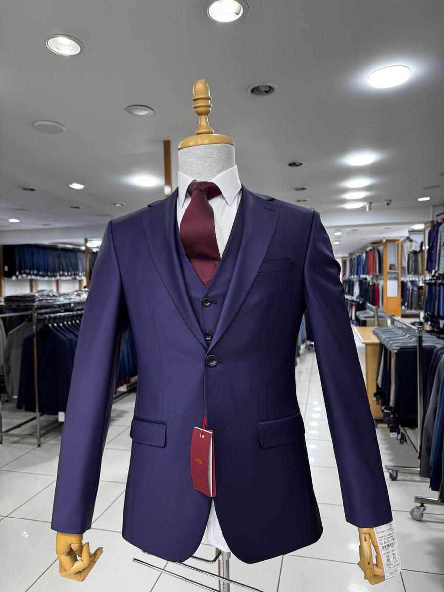 BoboWamboiKuria's tweet image. Teddy berry London suits 38000/=
Sizes 46-58
100% Wool
Slim fit
Delivery countrywide
Call or Whatsapp 0734754485