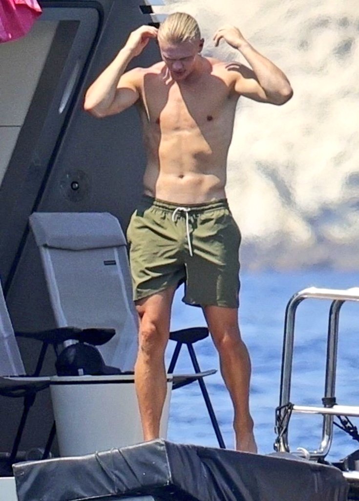 Erling Haaland big bulge