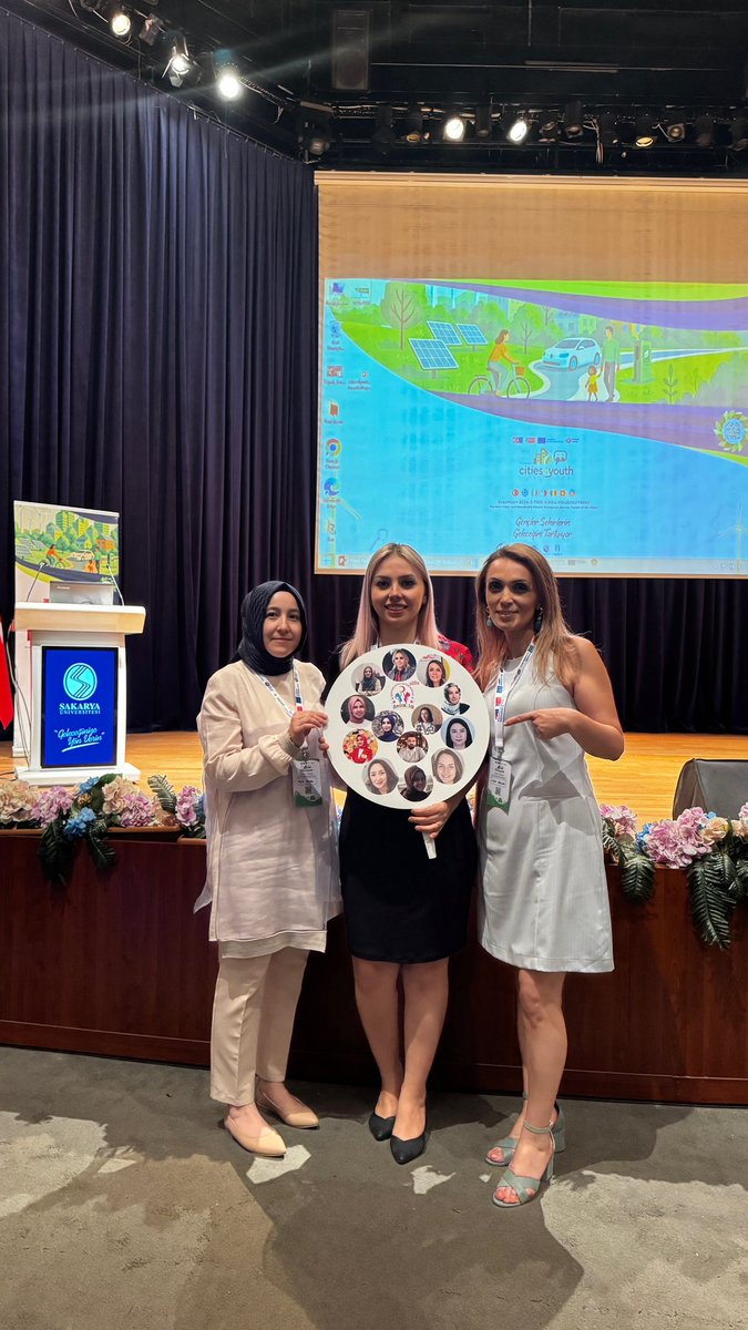 🌍 Düzce’yi temsil ederek uluslararası arenada çocukların gözünden iklime dirençli şehirleri anlattık.
💚 Sürdürülebilir gelecek için küçük yaşta büyük adımlar!
#Cities4Youth2025 #EğitiminDüzcesi #EkolojikOkulBahçesi <a href="/ValiSelcukAslan/">Selçuk Aslan</a> <a href="/duzce_mem/">Düzce İl Milli Eğitim Müdürlüğü</a> <a href="/emrullahaydin25/">Emrullah Aydın</a> <a href="/duzcememarge/">DÜZCE MEM AR-GE</a>