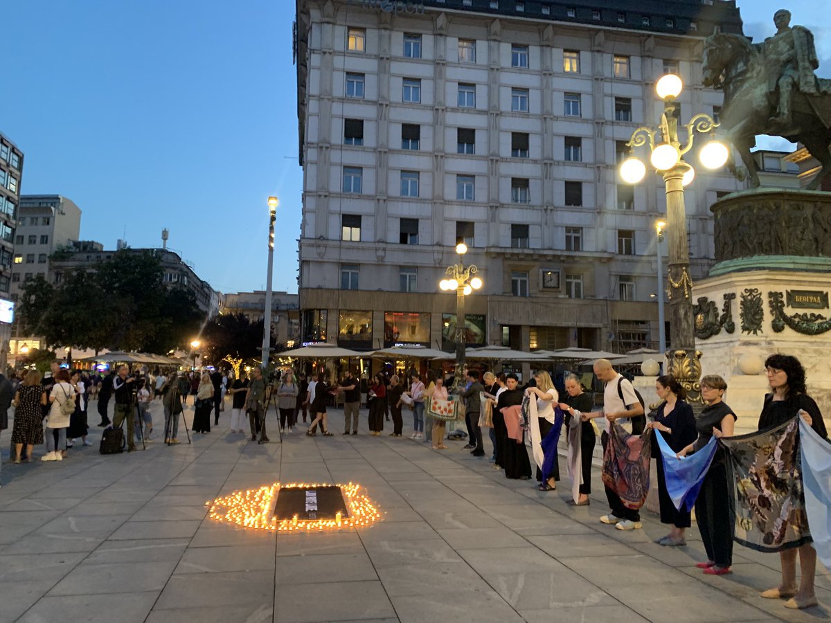 Natasha Govedarica ‘Svitac’ (@govedaricanat) on Twitter photo Dok nema drugog, mi smo spomenik žrtvama srebreničkog genocida u Beogradu, živo sjećanje.
Hvala: #SrebrenicaHeroine za marame, za zajedničku vjeru da je bolja budućnost moguća; <a href="/PCRCBiH/">Post-Conflict Research Center (PCRC)</a> <a href="/YIHRSrbija/">Inicijativa mladih za ljudska prava</a> <a href="/forumZFDBeograd/">Pro Peace</a>
#NO_to_genocide - to anyone, enywhere
#kano_klisurine Dok nema drugog, mi smo spomenik žrtvama srebreničkog genocida u Beogradu, živo sjećanje.
Hvala: #SrebrenicaHeroine za marame, za zajedničku vjeru da je bolja budućnost moguća; <a href="/PCRCBiH/">Post-Conflict Research Center (PCRC)</a> <a href="/YIHRSrbija/">Inicijativa mladih za ljudska prava</a> <a href="/forumZFDBeograd/">Pro Peace</a>
#NO_to_genocide - to anyone, enywhere
#kano_klisurine