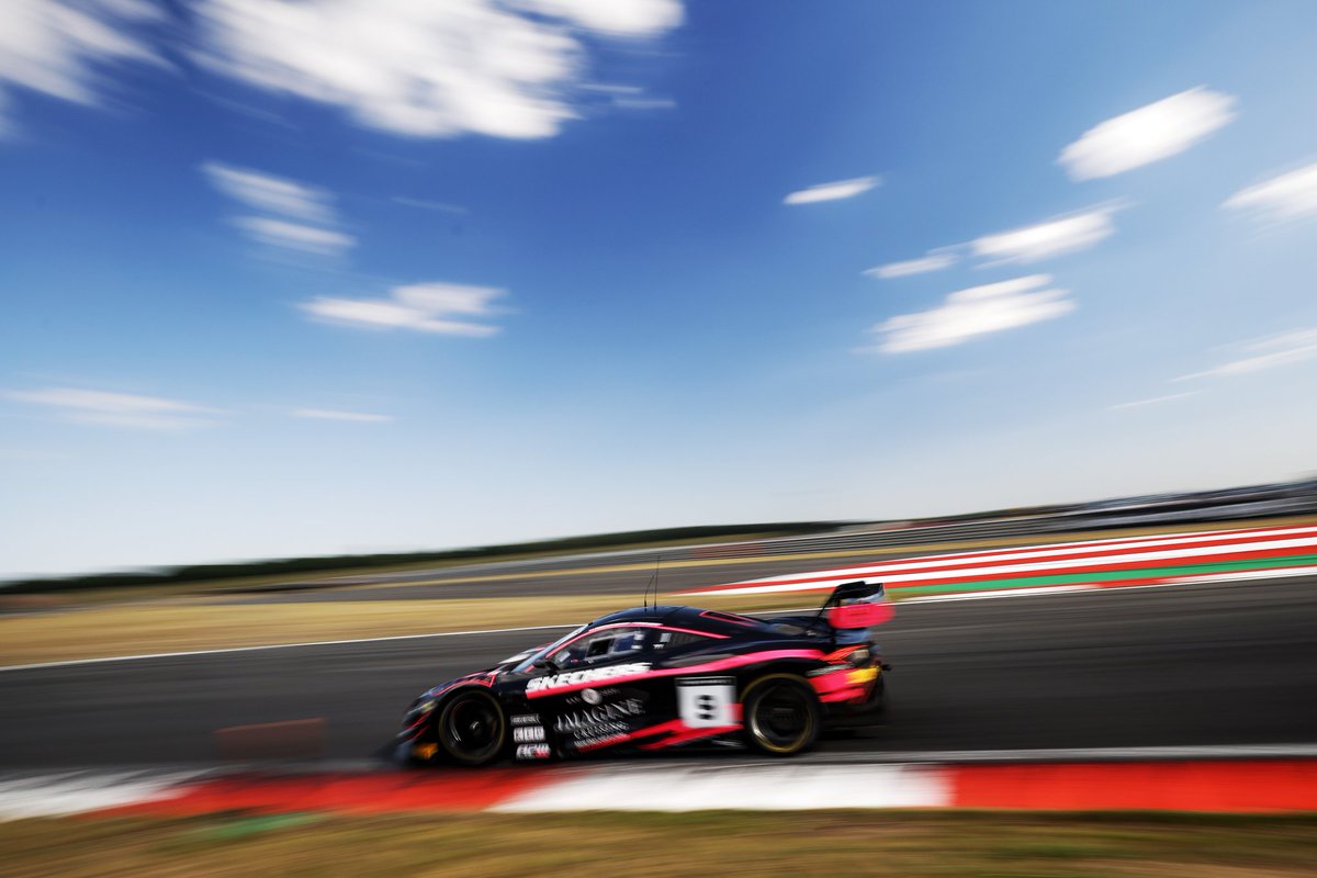 Ready for some fun in the Snetterton sun? 🌞 

Warm is an understatement for this weekend, so hopefully the pace is just as hot today 🔥 

🟢 Free Practice: 9:30
🟢 Pre-Qualifying: 12:05
⏱️ Qualifying: 15:45

Watch Qualifying live later on:
📺 YouTube.com/gtworld