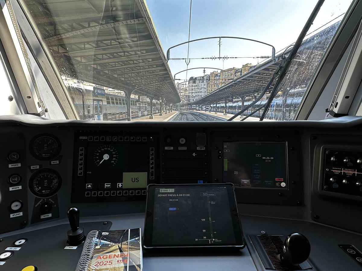 🌤️ Samedi ensoleillé sur l’axe #Paris <> #Meaux !
👷‍♂️ Après quelques semaines de congés, me revoilà à votre service jusqu’à 15h.
🎯 Sécurité, confort et bonne humeur au programme !
📍À votre disposition si nécessaire !🙋‍♂️
<a href="/LIGNEP_SNCF/">Ligne P</a> #SNCF #TeamTransilien