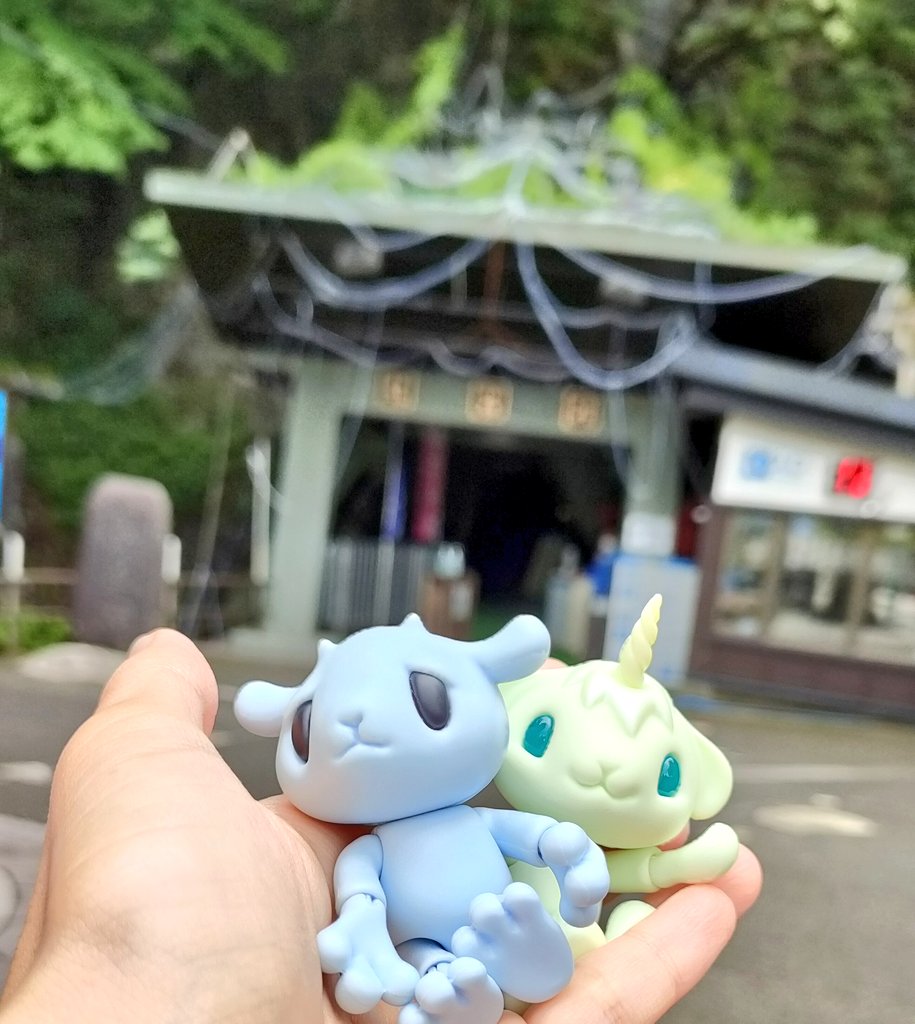 ruumin810's tweet image. 今日は龍泉洞に行ってきました!涼しい洞窟の中は神秘的でとても綺麗でした✨メリーナは暗いので少し怖かったみたい😊
#モンスターファクトリー