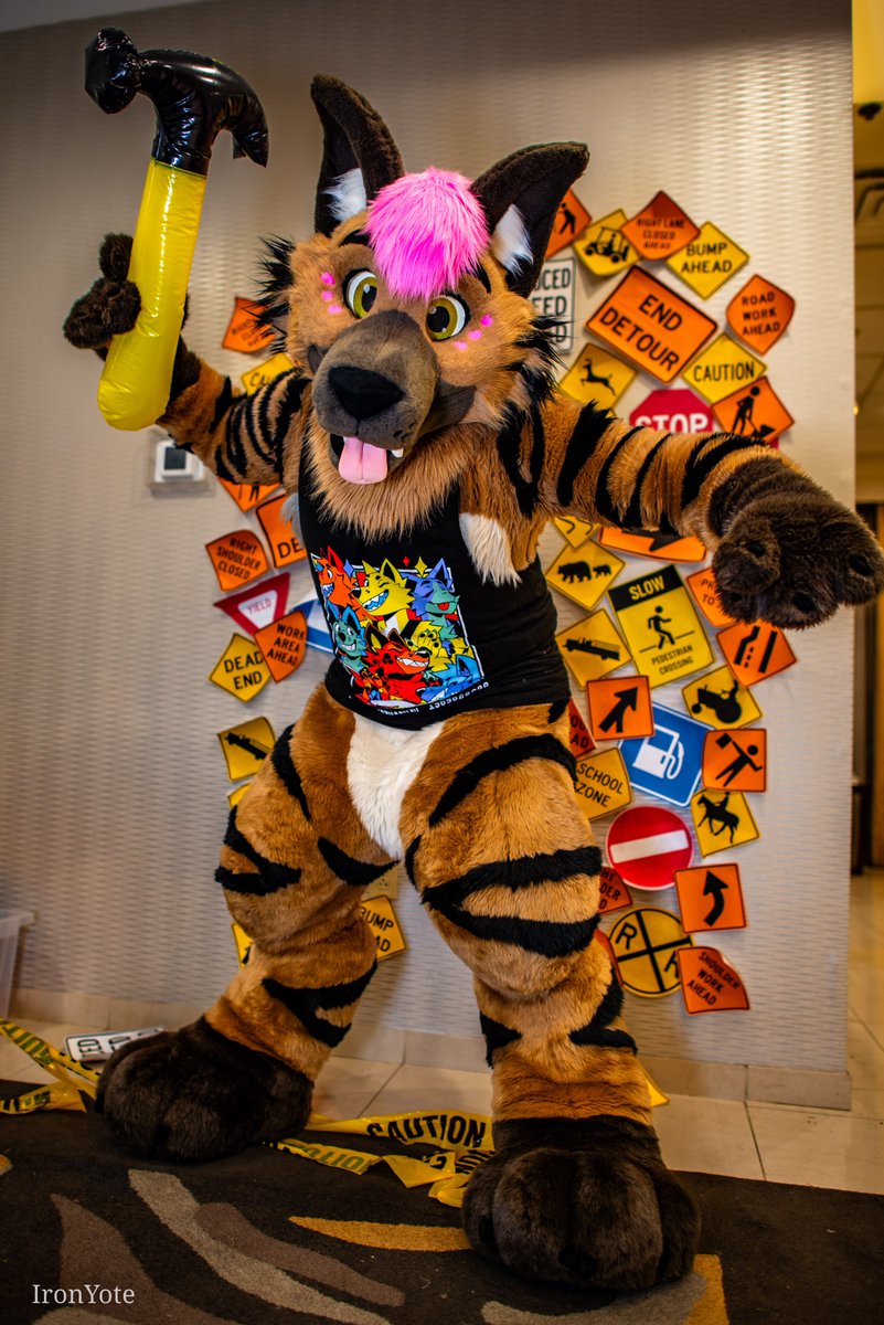 FITE ME <a href="/ShepGoesBlep/">Shep🖌🐾</a> 
THAT BURGER IS  M I N E 😡

📸 <a href="/IronYote/">Iron🔜 AC</a>