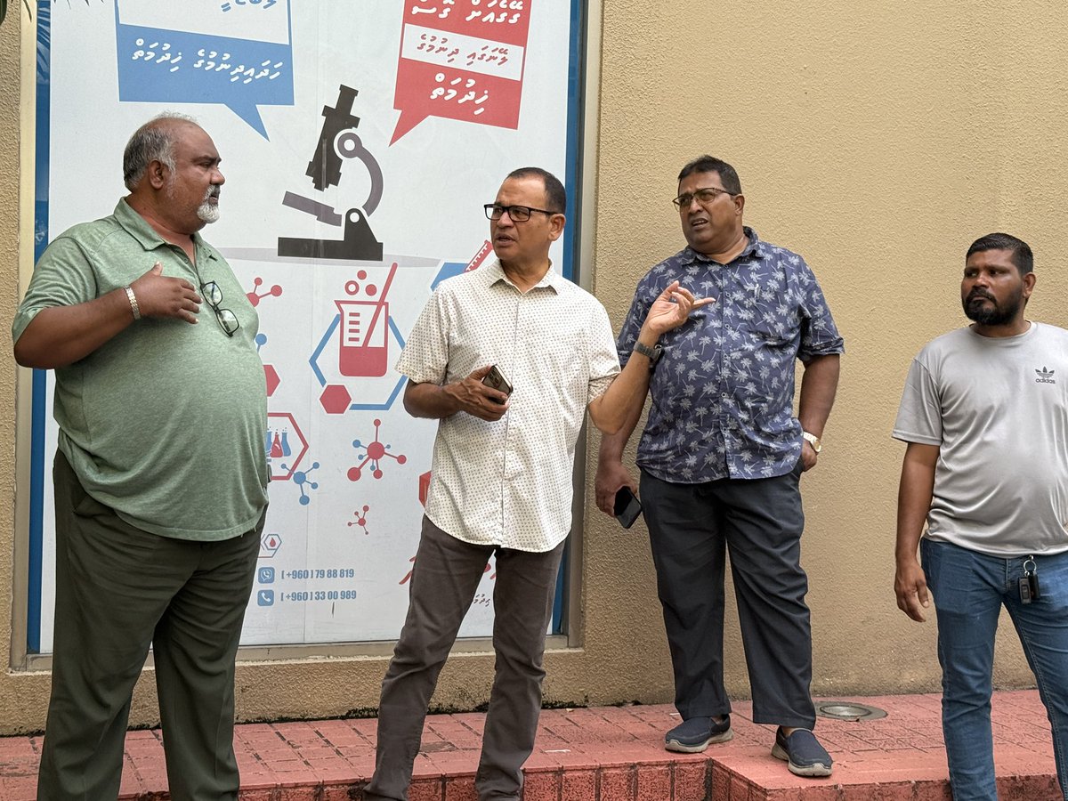 ޢާންމުންނަށް ގެއްލުމެއް ލިބިދާނެކަމަށް ފެންނާތީ، މާފަންނު އޯކިޑް ޕްލާޒާ ޢިމާރާތް ތަޅާލުމުގެ މަސައްކަތް <a href="/MoCLPmv/">Ministry of Cities, Local Government, Public Works</a> އިން މިއަދު ފަށައިފި. މިނިސްޓަރ އާދަމް ޝަރީފު ޢުމަރު ވަނީ ޢިމާރާތް ހުރި ސަރަޙައްދަށް ވަޑައިގެން މަސައްކަތް ކުރިއަށްދާގޮތް ބައްލަވައިލައްވާފައި.