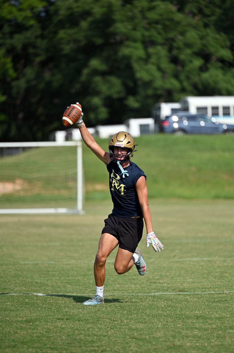 ridgetaylorfb's tweet image. I will be at the @DUFootball prospect camp tomorrow! Super excited to check out campus, see the facilities, and meet the staff! Thank you to @coachjo51 for inviting me.
I will be wearing PINK gloves, a GOLD axiom, and BLUE cleats!
@coachhatem @Moses_Adam_86 @coachbutler1960…
