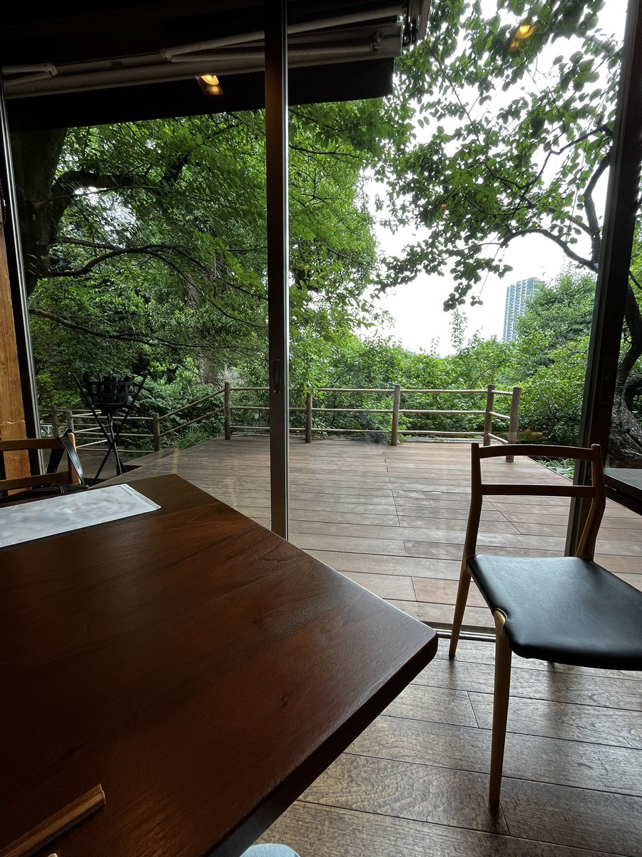 ずっと行ってみたかった上野公園の韻松亭🍙

お料理の説明があってとってもお上品✨
店内もすんごい和で料理も健康的🍙🍙
そして歳をとったのかこういうのがめっちゃうまい‼️🍖