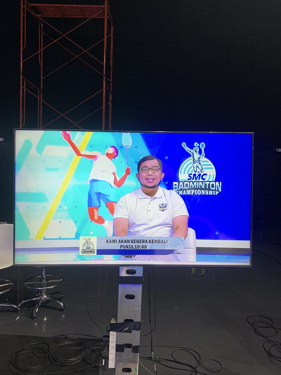 Sepakbola ⚽️ ❌
Futsal  ⚽️👟❌
Badminton 🏸 ✅

Happy Saturday buat Simon Santoso &amp; Tommy Sugiarto. 👋🏼
