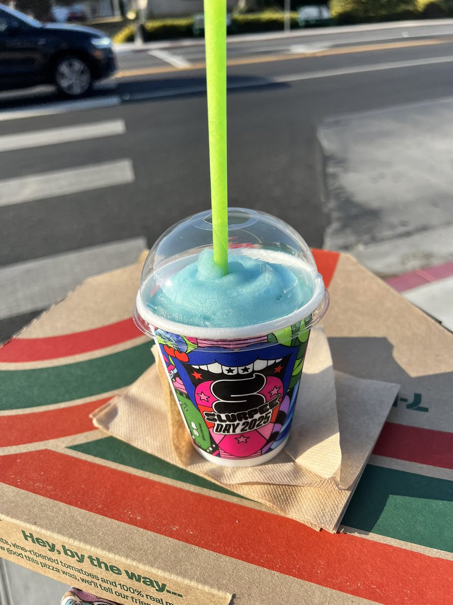 Scandalous's tweet image. Free Slurpee (& Palestine) who dis?
Bonus: I can get another one tomorrow because I got one today? Ok. Fine….